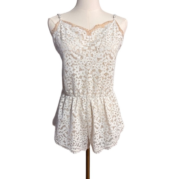 Victoria’s Secret Lace Romper Adjustable Straps size Medium - Picture 1 of 3